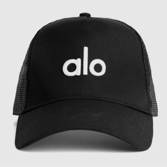 ALO Yoga Accessories - Alo Yoga | District Trucker Hat | Black